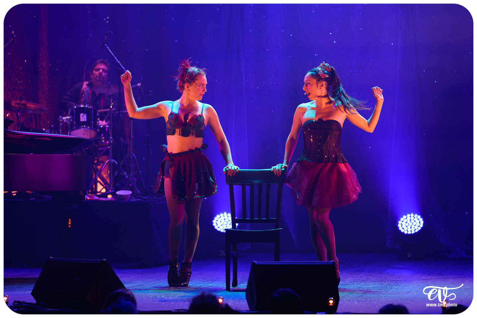 PLEIN FEU (CIE AVRIL EN SEPTEMBRE)